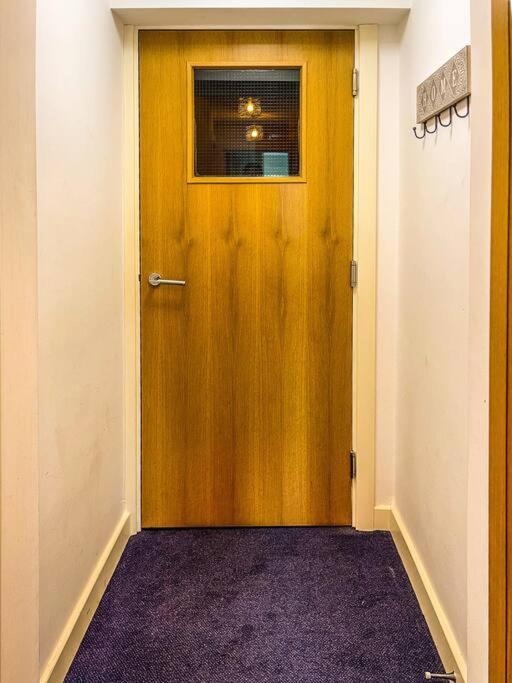 Soho Beach Apartment With Fabulous Sea View And 2 Minutes To The Beach With Free Parking And Netflix Bournemouth Bagian luar foto